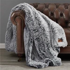 FRYE Arctic Luxe Faux Fur Throw size 70” x 60 “. Gray. Super soft. LAST PIECE